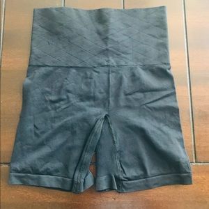 Seamless Shaper Short